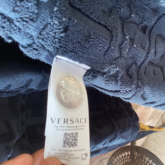 VERSACE ROBE -BLACK - Picture 3 of 7